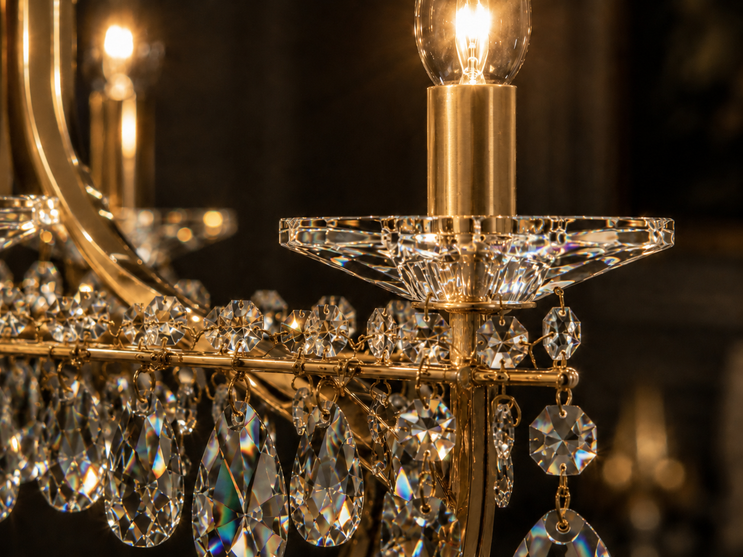 Regalia Asfour Crystal Candelabra Chandelier – 8-Light Warm Brass Dining Room & Entryway Light